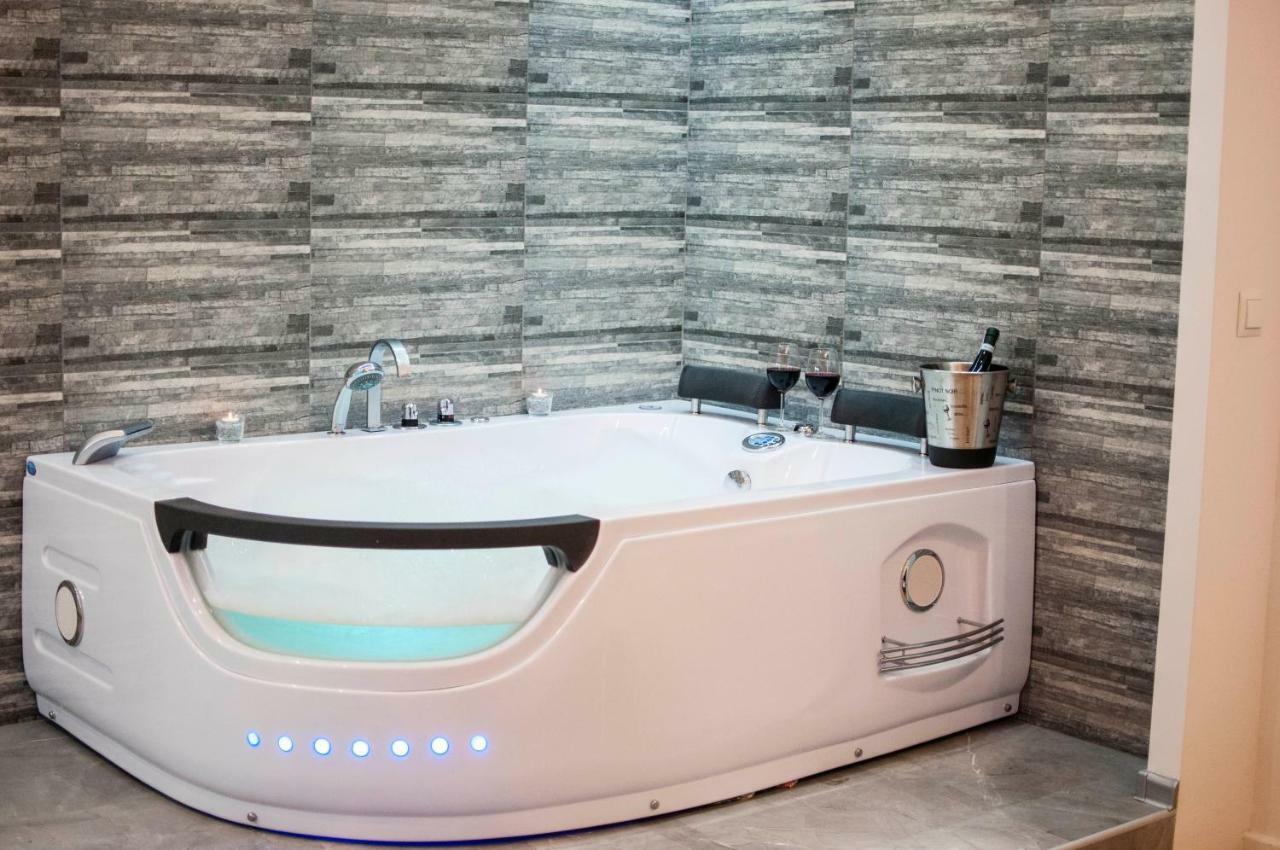 Cracow Jacuzzi - Silver Apartment *